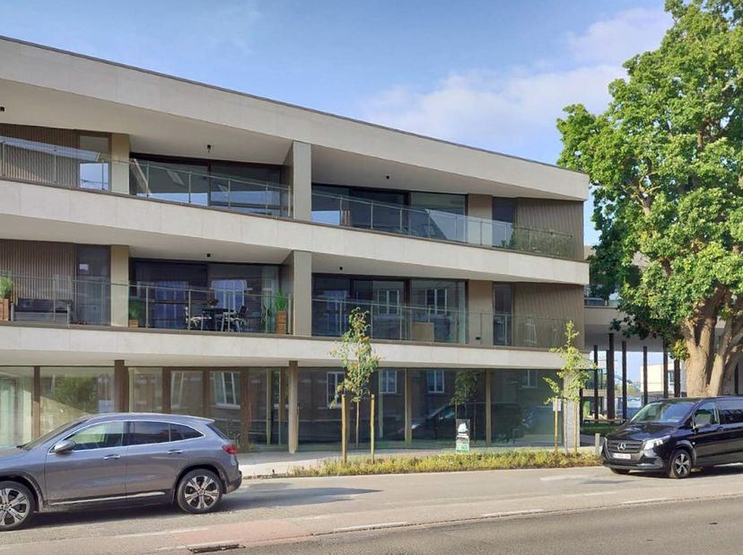 Bent u op zoek naar een energiezuinig, luxueus afgewerkt en instapklaar appartement op een toplocatie? Dan is dit prachtige nieuwbouwappartement in re