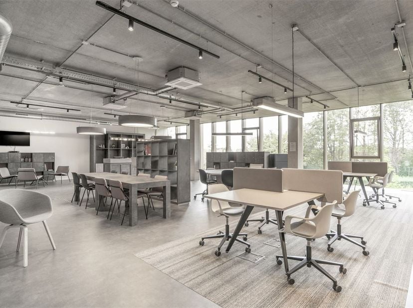 Bien professionnel à louer
                    à 8500 Kortrijk