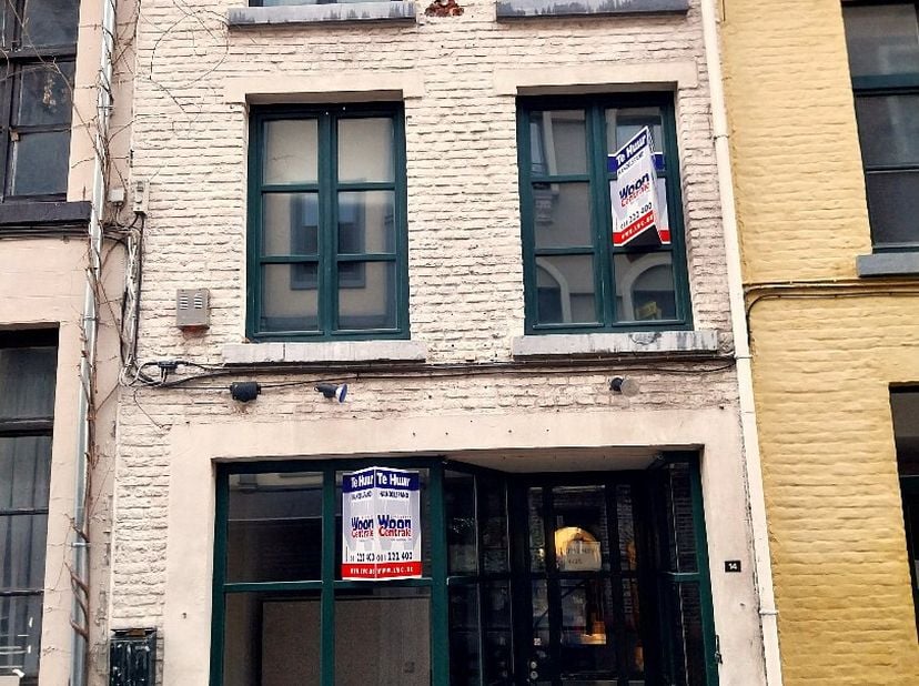 Bien professionnel à louer
                    à 3500 Hasselt