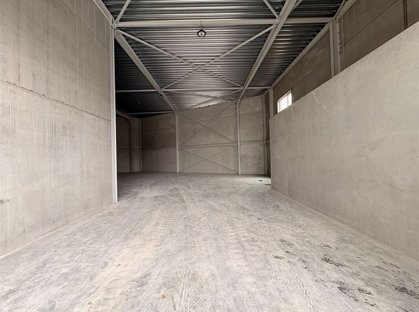 Bien professionnel à louer
                    à 9200 Sint-Gillis-Bij-Dendermonde