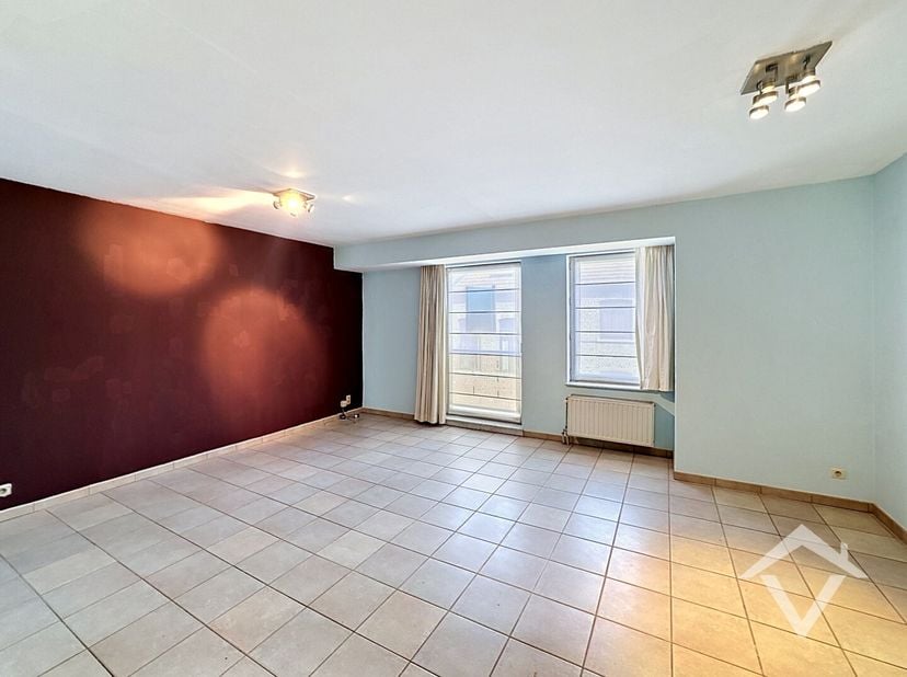 Dit appartement is gelegen op de 2de verdieping van een kleine residentie in het centrum van Leuven.<br />
Het appartement bestaat uit: lift - inkomha