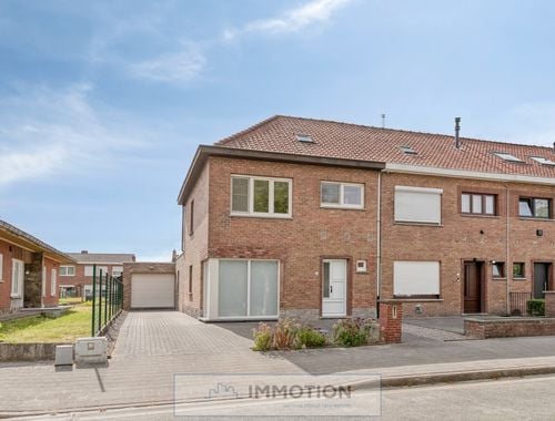                                         Maison d’angle à vendre à Wevelgem, € 295.000
