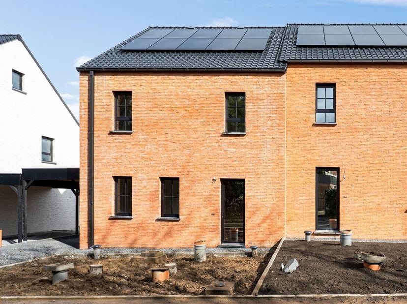 Ben je op zoek naar een stijlvol en energiezuinig thuis in een rustige, maar centrale omgeving? In de Langesteeg te Tongeren-Borgloon bevindt zich dez