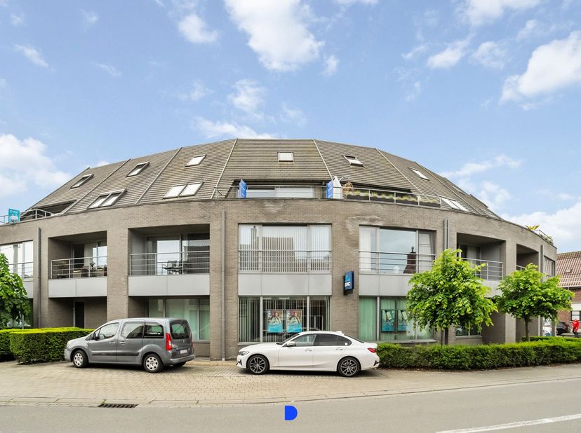 Aangenaam appartement in residentie Den Hazelt met 2 ruime slaapkamers en mooi terras op wandelafstand van alle faciliteiten.<br />
Een uitstekende in