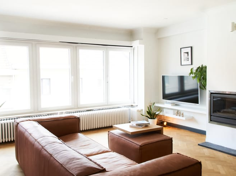 Op zoek naar een nieuwe thuis of een slimme investering? Dit charmante appartement op de bovenste verdieping combineert karakter met modern comfort. D