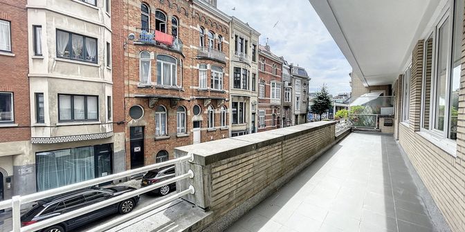 Appartement te koop in Rue de Hennin 11, 1050 Elsene