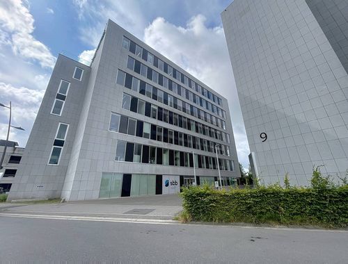                                         Kantoor te huur in Erembodegem, € 3.218
