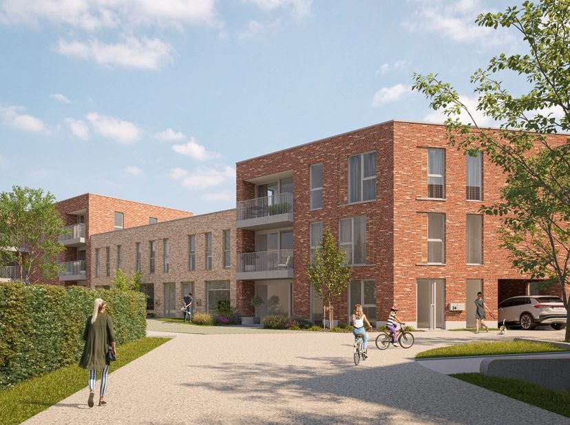 Dit 3-slaapkamerappartement op de eerste verdieping is 116 m² groot en omvat een inkom, toilet, berging, ingerichte badkamer, 3 slaapkamers, open leef