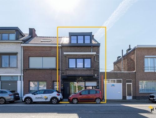                                         Immeuble d'appartements à vendre à Boom, € 320.000
