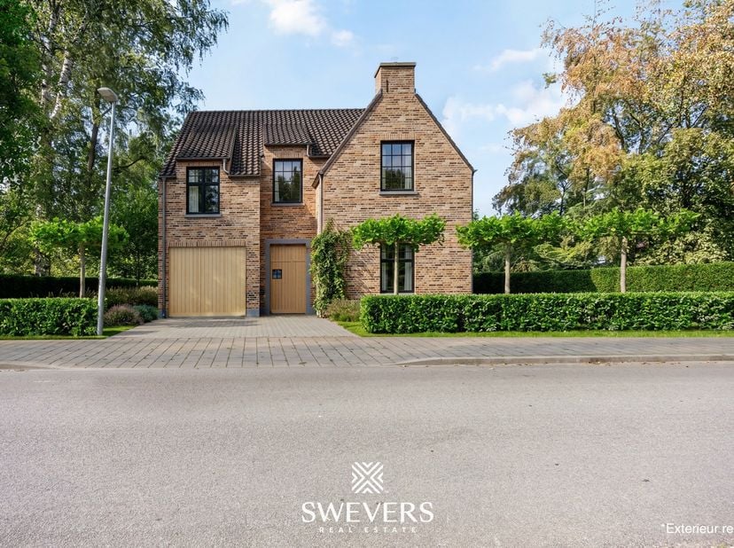 Voor meer info en foto’s, surf naar www.swevers.be – Ontdek deze ruime bouwgrond van 9 are 91 ca in de Cremerstraat in Houthalen, waar rust, ruimte en