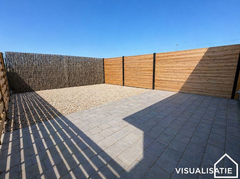 Op zoek naar een instapklare woning vlak bij het station én het bruisende stadscentrum van Ieper? Dan is deze recent gerenoveerde woning absoluut een