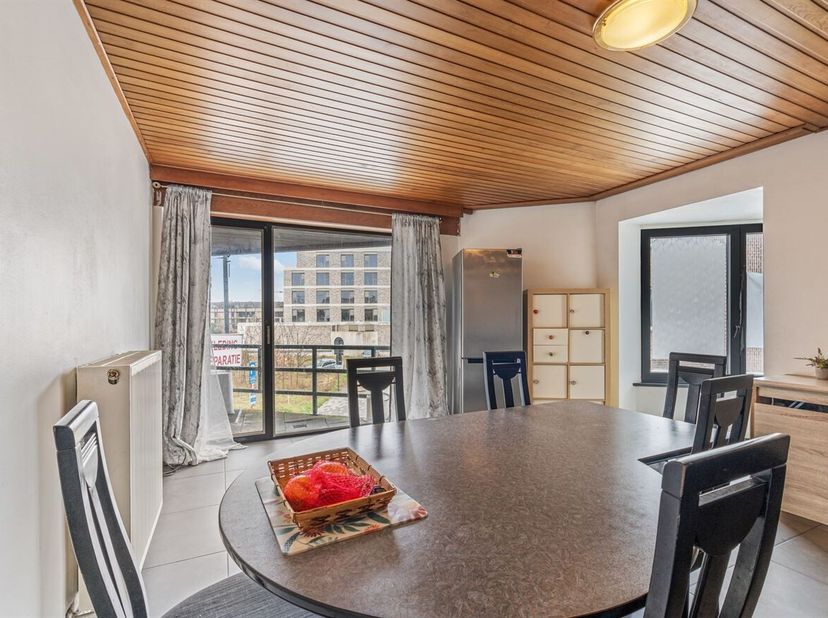 Energiezuining appartement met twee slaapkamers in het centrum van Lommel<br />
Ligging: Het appartement is gunstig gelegen in het centrum van Lommel.