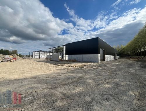                                         Bedrijfsgebouw te koop in Sint-Lievens-Houtem, € 1.057.600
