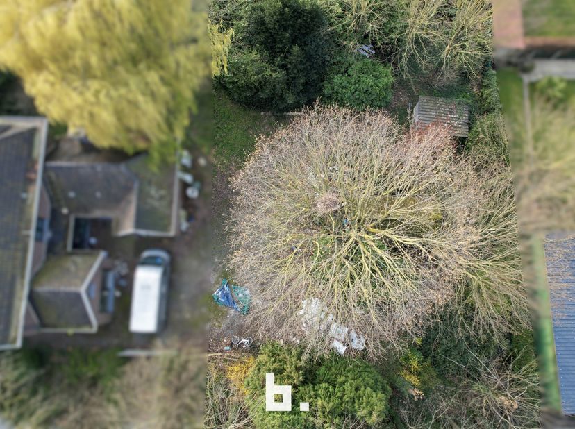 Ontdek de mogelijkheden op wandelafstand van het centrum van Oostrozebeke.<br />
Perceel 1 is 363 m² en perceel 2 is 359 m² groot. Samen goed voor 722