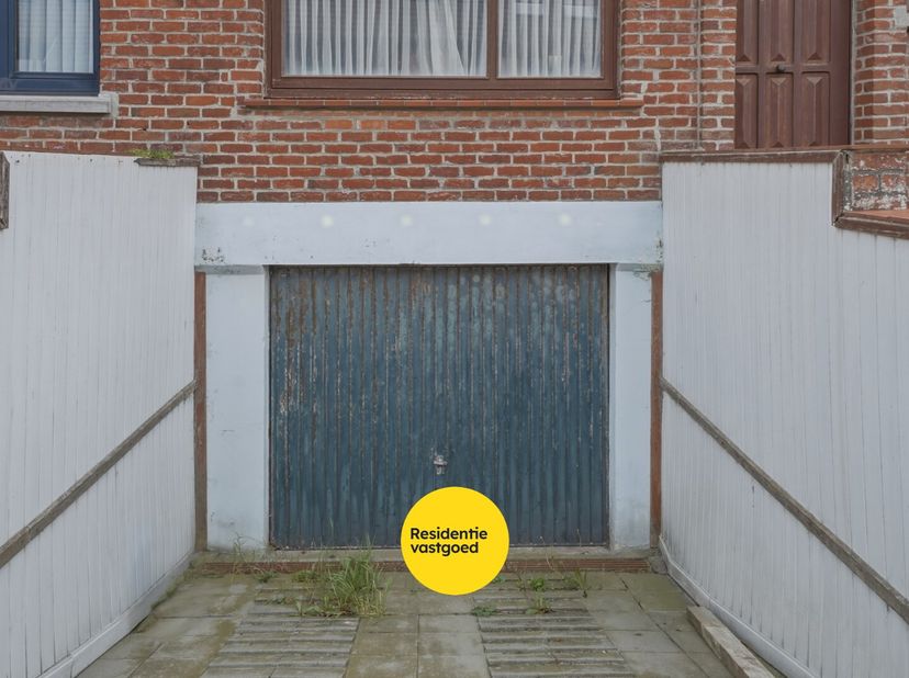 In de Vuurtorenwijk bevindt zich deze gesloten bebouwing met garage, zonnige tuin en tal van mogelijkheden voor wie op zoek is naar een renovatieproje