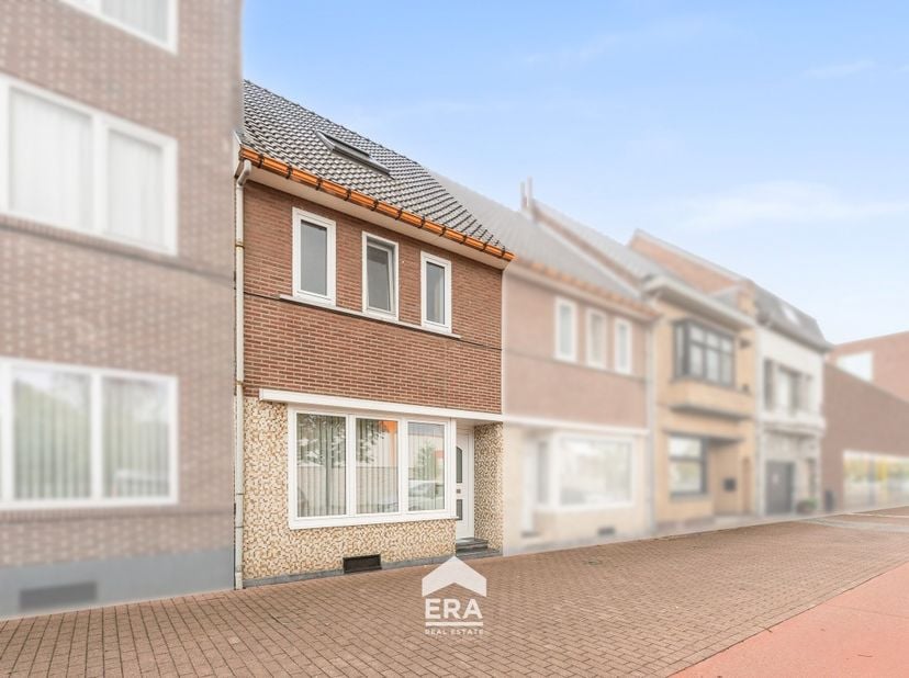 Huis te koop in Burgemeester Philipslaan 11,
                    3680 Maaseik