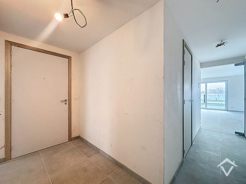 Wonen op een levendige locatie met zicht op alles wat Nieuwpoort te bieden heeft? Dit ruim en modern appartement in residentie Hélène-Charlotte ligt o