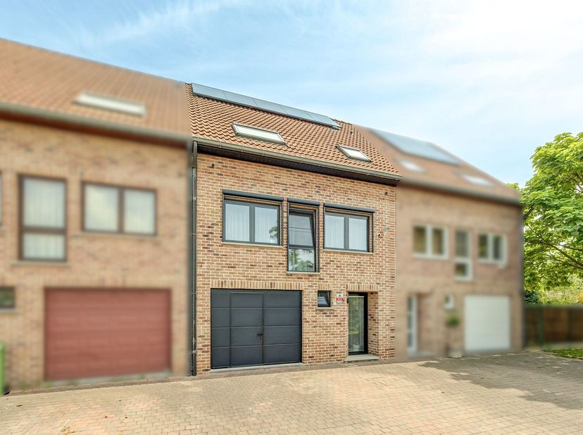 Huis te koop in Meierhoek 47,
                    2170 Merksem