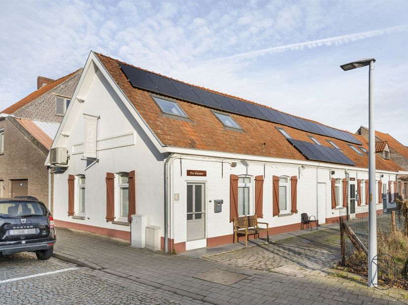Charmant en instapklaar huis met 2 slaapkamers, gelegen in de Vlaamse Ardennen – ideaal als investering of starterswoning.<br />
<br />
Deze gerenov