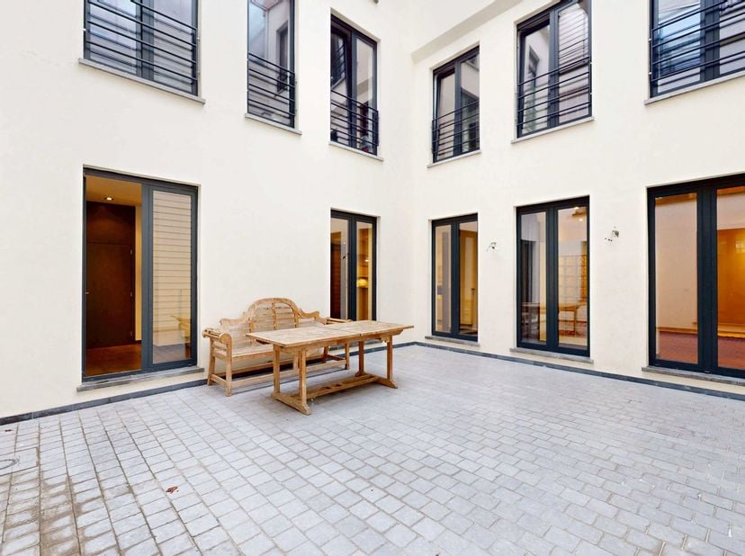 Appartement te koop in Rue de Hennin 71/73 bus 1,
                    1050 Elsene