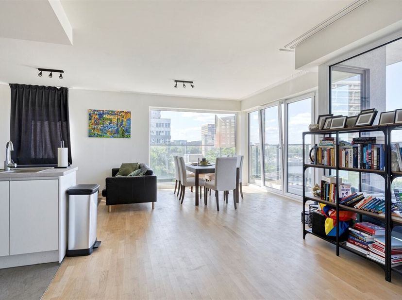 APP. MET 2 SLKS + TERRAS<br />
Residentie Allée Verte is gelegen in de Hélihavenlaan ter hoogte van huisnummer 50. Wij bevinden ons op wandelafstand v