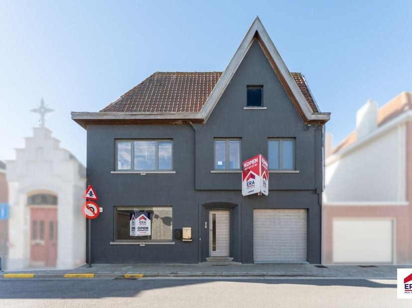 [[ DIT PAND NEEMT DEEL AAN DE ERA OPEN HUIZEN DAG OP 13/6 VAN 11:00 TOT 12:00 ]] Te koop: Ruime woning in centrum Wakken, vlakbij openbaar vervoer, Ba