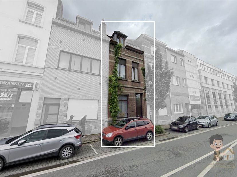 Ben je op zoek naar het ideale nest voor je grote gezin of een verhuurinvestering met uitzonderlijk potentieel? Zoek dan niet verder! Ontdek dit prach