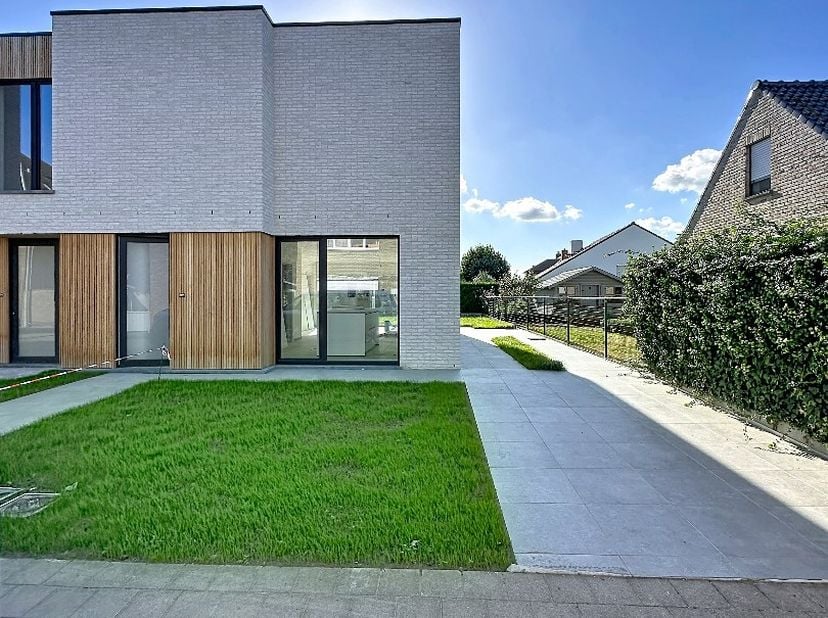 Huis te huur in Moerewegel 3 bus a,
                    8680 Koekelare