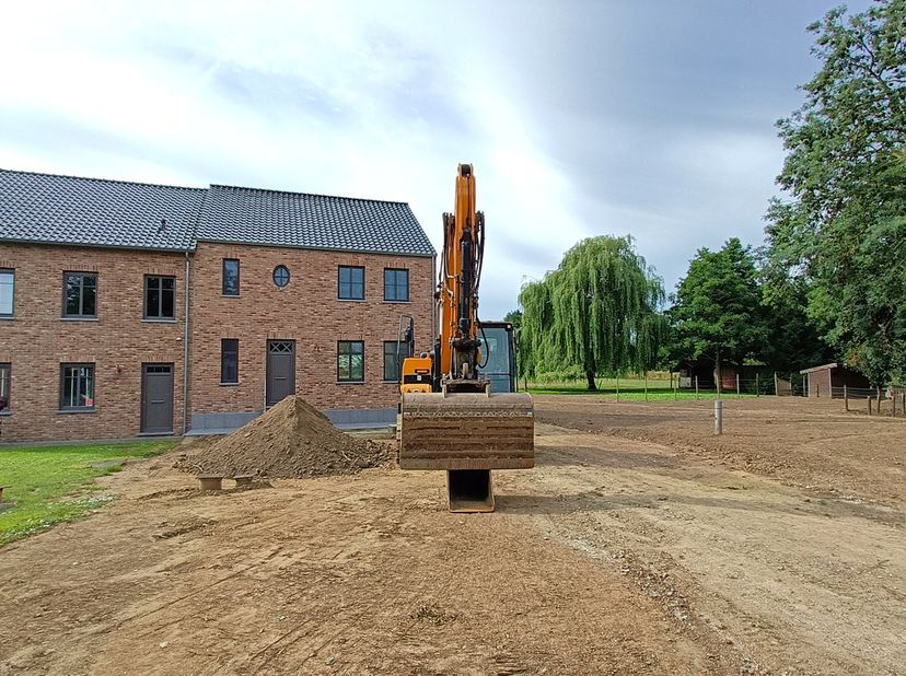 Deze prachtige nieuwbouwwoning in Linter is op zoek naar zijn eerste bewoner. De woning is spiksplinternieuw en is een droom die werkelijkheid wordt.