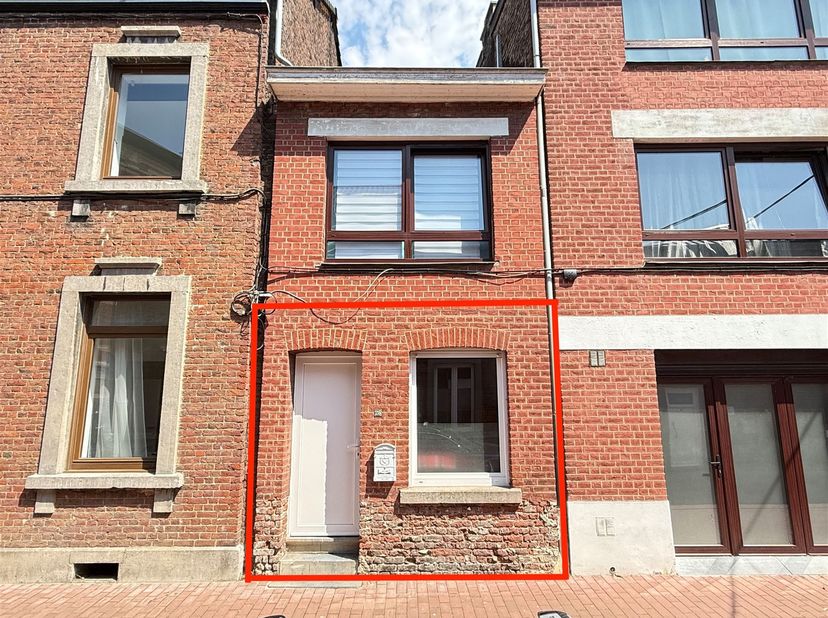Appartement d'une chambre dans une rue tranquille et semi-piétonne du coeur d'Angleur, non loin de Belle Ile et des axes routiers. Situé au rez-de-cha