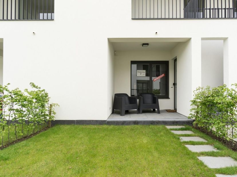 In dit prachtige, luxueus woonerf "Melrose Park" met veel groen kan u de ultieme rust vinden. De ligging is zeer centraal, nabij winkels en openbaar v