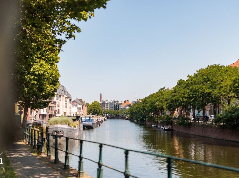 Appartement te koop in Ferdinand Lousbergkaai 104,
                    9000 Gent