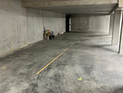                                         Place de stationnement à louer à Evergem, € 90
