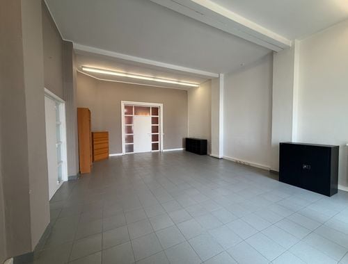                                         Espace de bureaux à louer à Sint-Denijs-Westrem, € 650
