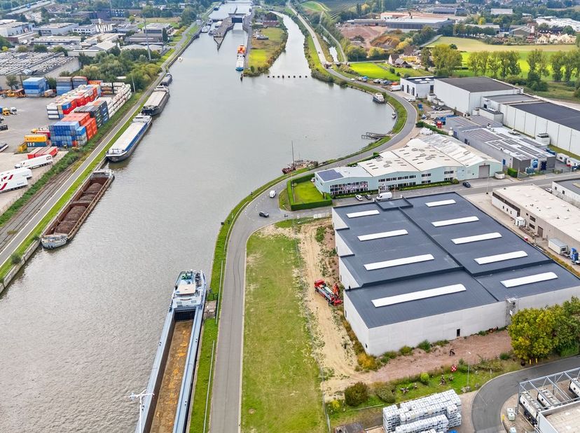 Bedrijfsvastgoed te huur in Durmakker 55,
                    9940 Evergem