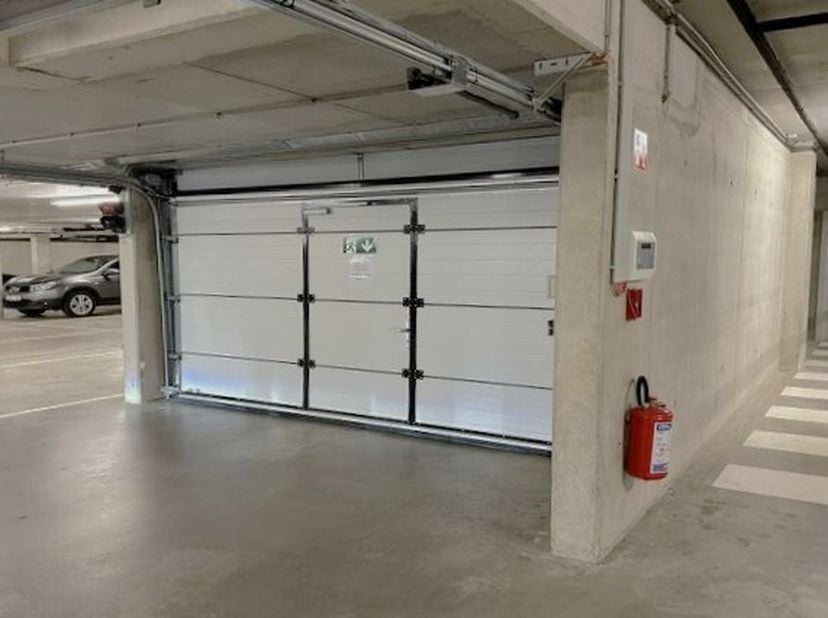 Aan de rand van bruisend Hasselt ligt Residentie Alba, een prestigieus woon- en kantorenproject op een strategische locatie aan de Boerenkrijgsingel.<