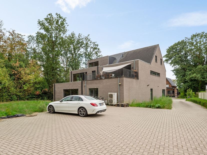 Bien professionnel à vendre
                    à 2200 Herentals