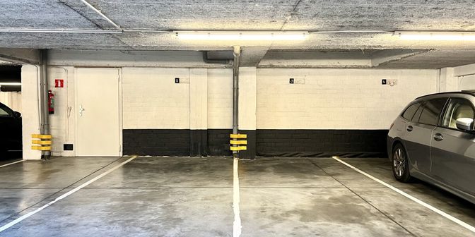 Garage te huur in Rue du Bosquet 18-20, 1060 Sint-Gillis