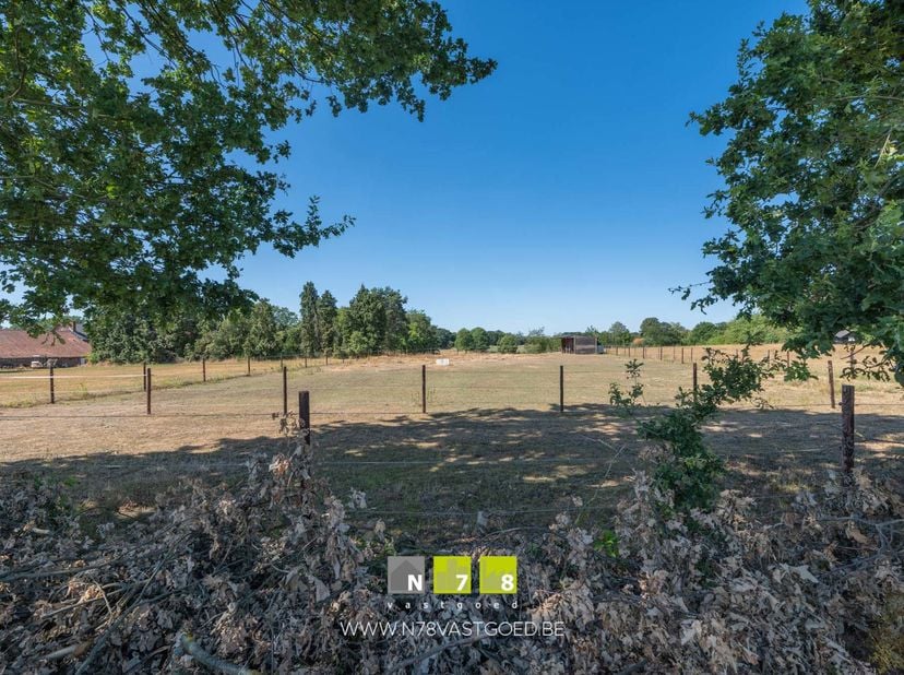 Terrain à vendre
                    à 3680 Opoeteren