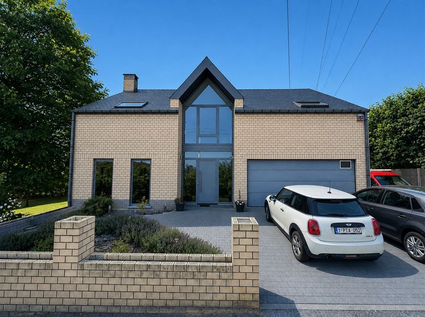 Prix: Offre à partir de 525.000 euros, frais d'agence non inclus et à charge de l'acquéreur.<br />
<br />
Superbe maison d'habitation 4 chambres com