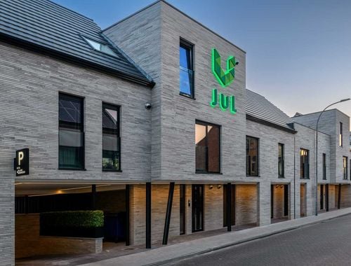                                         Bureaux à louer à Geel, € 750
