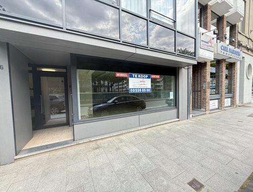                                         Bâtiment commercial à vendre à Antwerpen, € 290.000
