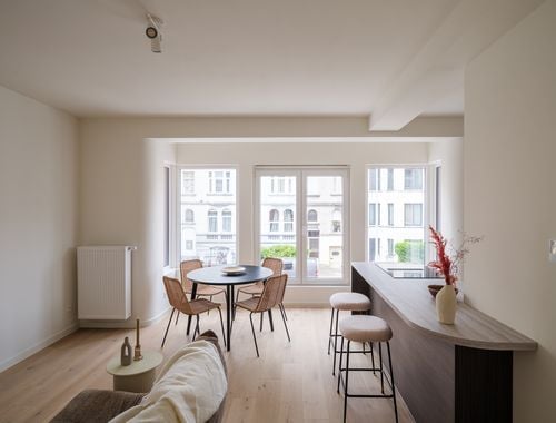                                         Appartement te koop in Sint-Amandsberg, € 315.000

