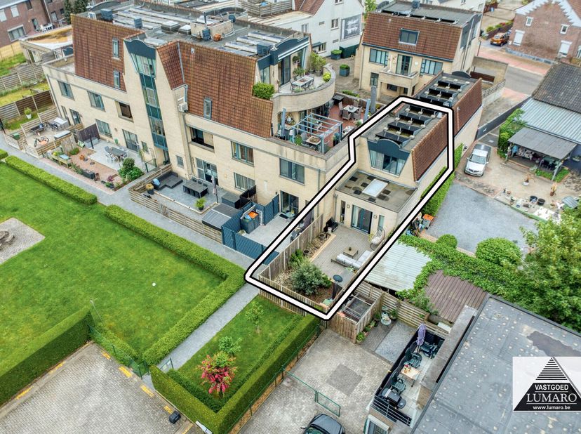 Gezellig en comfortabele woning/appartement met 2 slaapkamers in woonproject.  De woongelegenheid  beschikt over een privé inkomdeur.  Gezellig terras