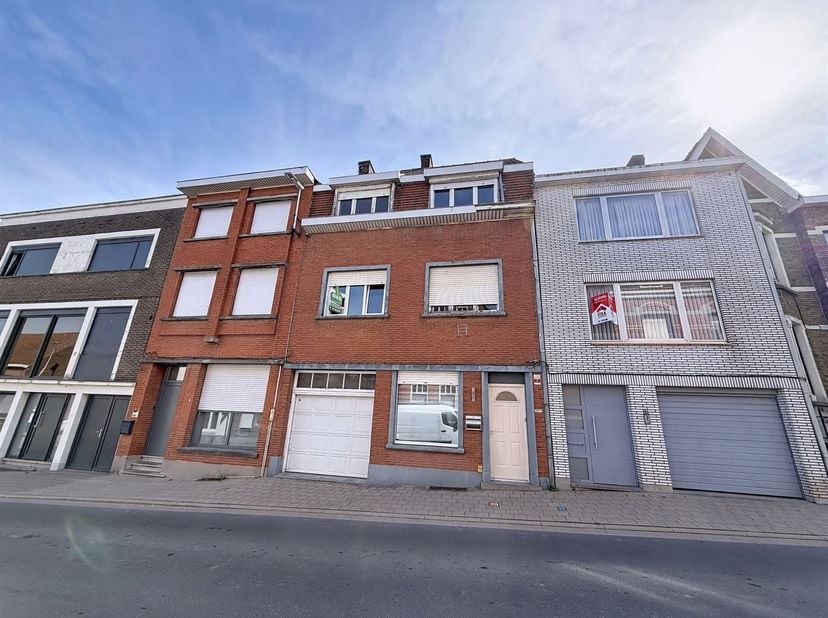 Huis te koop in spoorwegsstraat 109,
                    8930 Lauwe