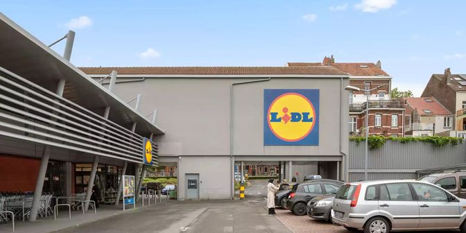 Bedrijfsvastgoed te koop in Van Volxemlaan 290, 1190 Vorst