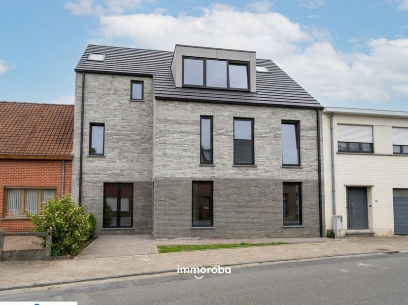 Appartement te koop
                    in 8790 Waregem