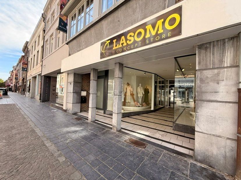 Bien professionnel à louer
                    à 3680 Maaseik