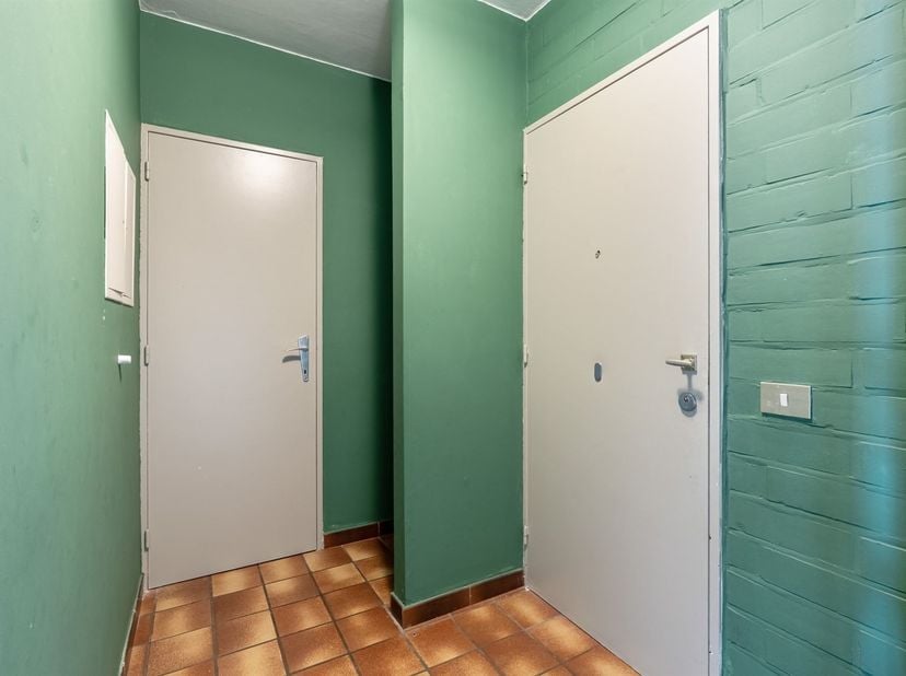 Gunstig gelegen appartement met 2 slaapkamers <br />
<br />
Ligging: Dit appartement is gunstig gelegen in het centrum van Lommel. Dankzij de centra