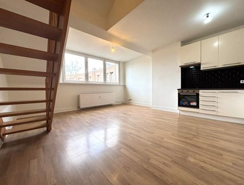                                         Duplex à louer à Bruxelles, € 1.200
